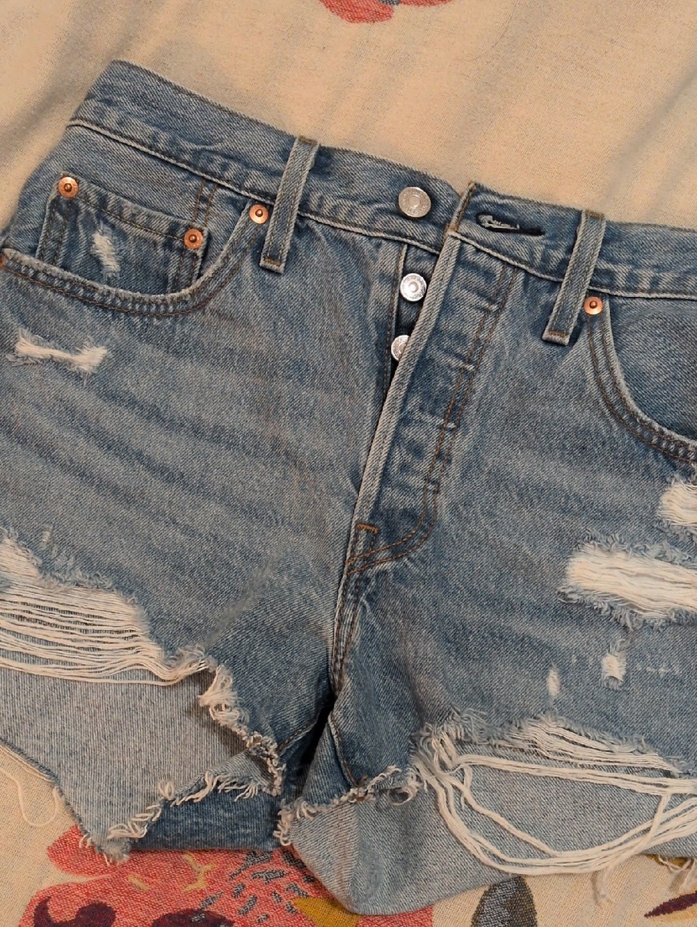 Levi's Light Blue 501® Button-Fly Cut Off  Jean Shorts. Sz 28